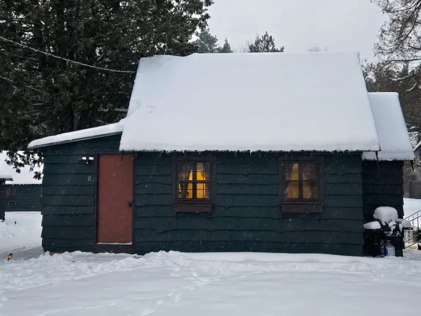 Year Round 1 Bedroom cabin at Moreno's Adirondack Celebrating 100+ years! - Image 1