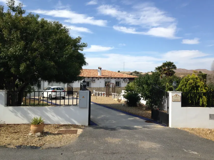 Dejlig villa i landlige omgivelser med egen privat swimmingpool og have - Image 1