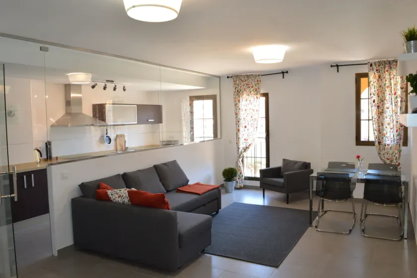 Great apartment with a private parking - Image 1