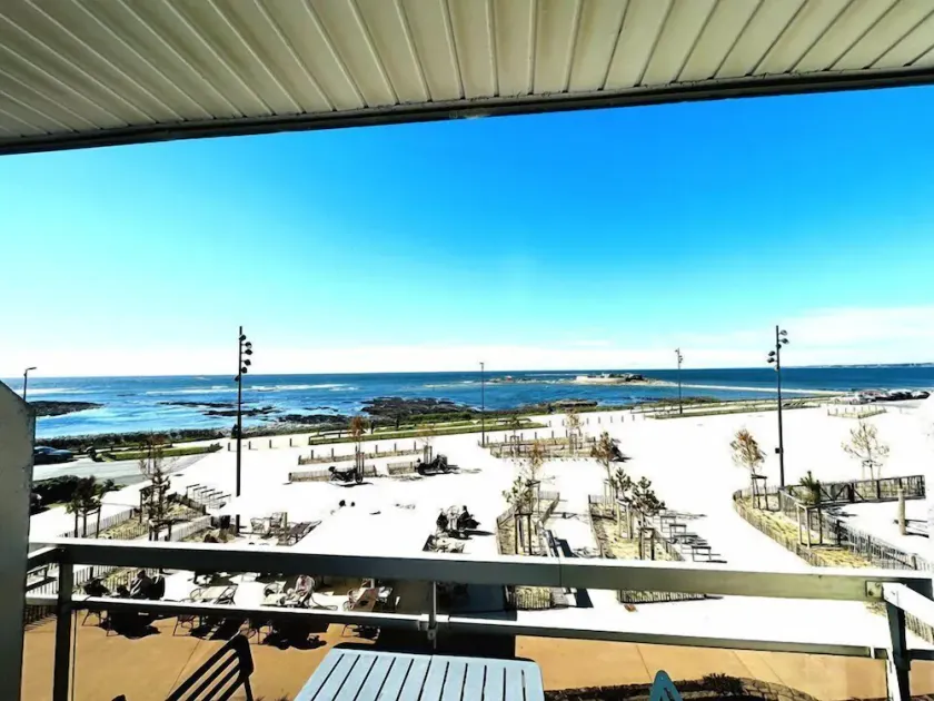 2 room apartment for 4 people - superb sea view 50m from Fort-Bloqué beach - Image 1