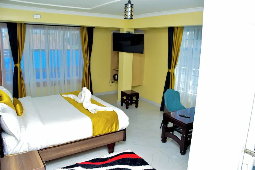 Willow Hotel - Image 1
