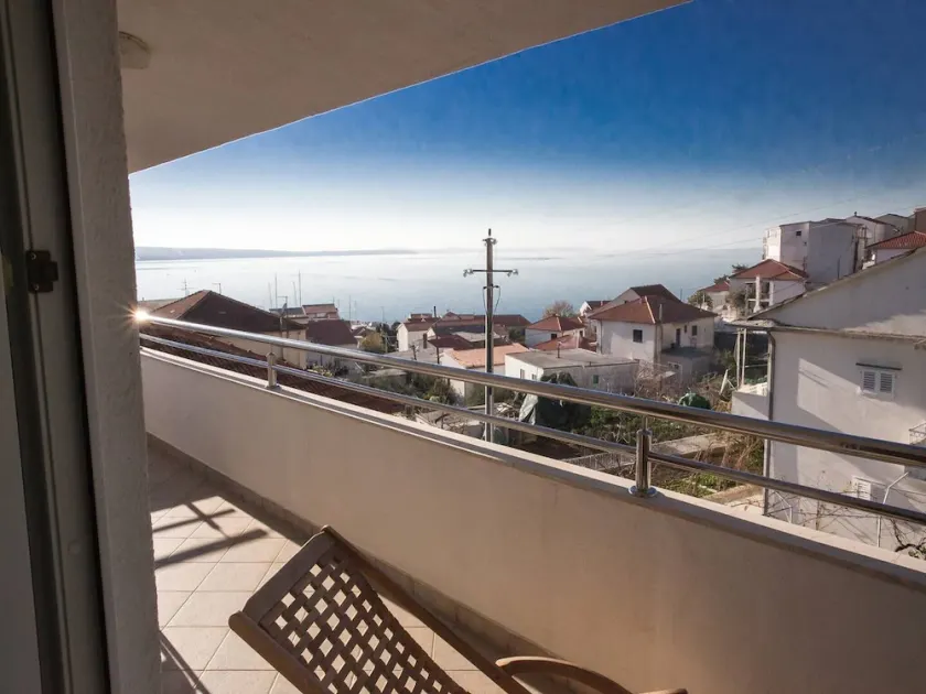 Apartamento con barbacoa | Vistas al agua - Image 1