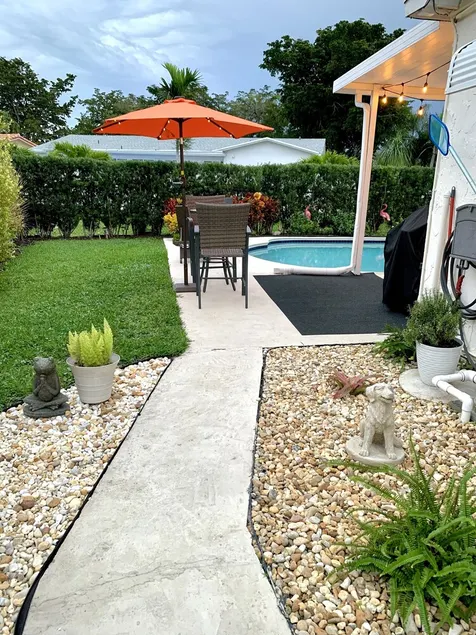 Master Suite with Private Pool - Image 1