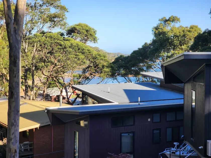 Shell Cottage: Spacious Family Accommodation 2 min Walk to Beach & Ocean views - Image 1