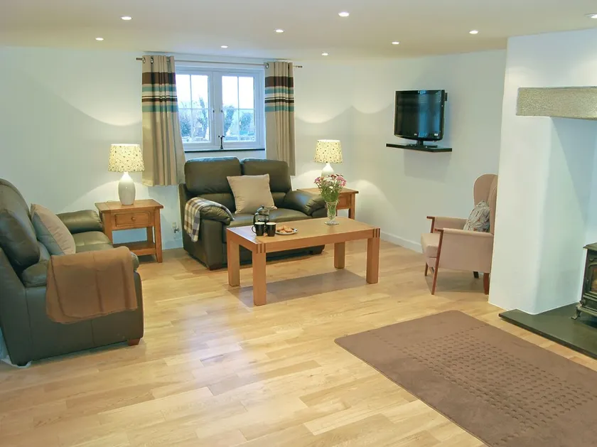 Home Park Farm Cottages A - Image 1