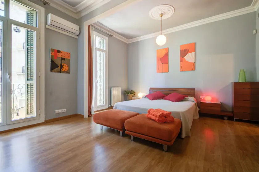 Luxueux appartement, spacieux et moderne dans un superbe emplacement central. - Image 1