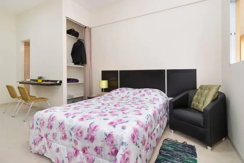 Unidade Cama de Casal - Studio Ana Laura - Image 1