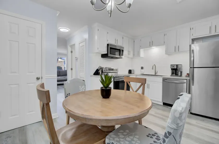 Newly Remodeled Townhome(RD) - Image 1