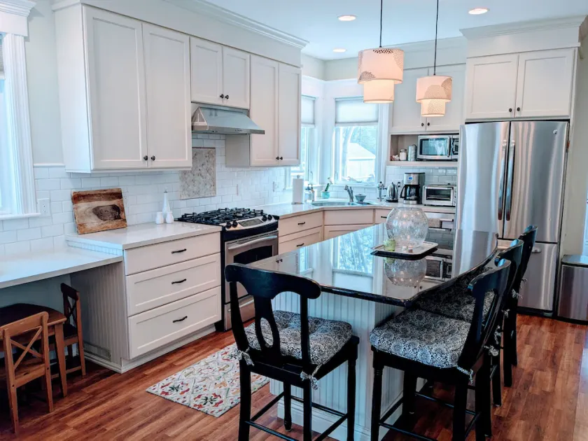 Charming Retreat Downtown Chelsea 4 bed 2 bath - Image 1