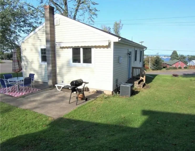 Sodus Bayside Cottage Getaway - Image 1
