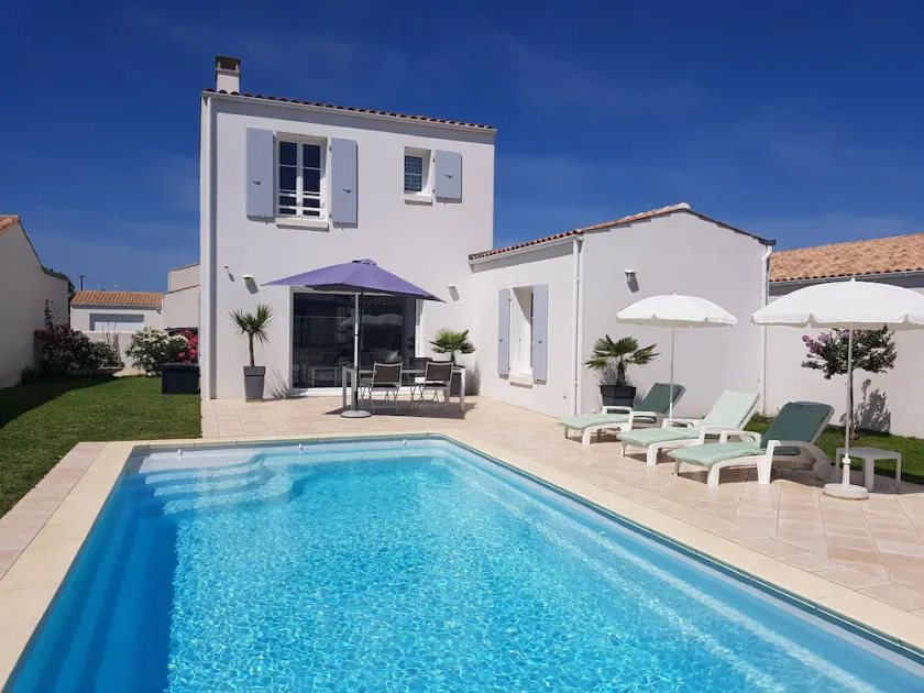 NY VILLA MED STIL OPVARMET POOL - Image 1