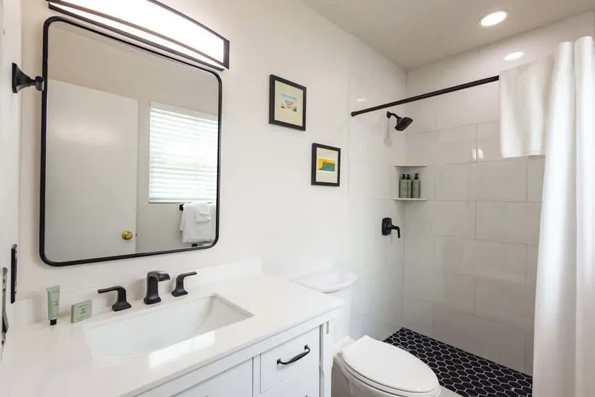 NEW! Villa Positano - Duval Square Condo, Pool, Hot Tub & Parking - Image 1