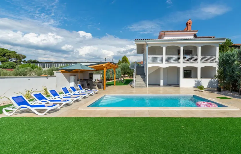 Beautiful home in Rosini - Image 1
