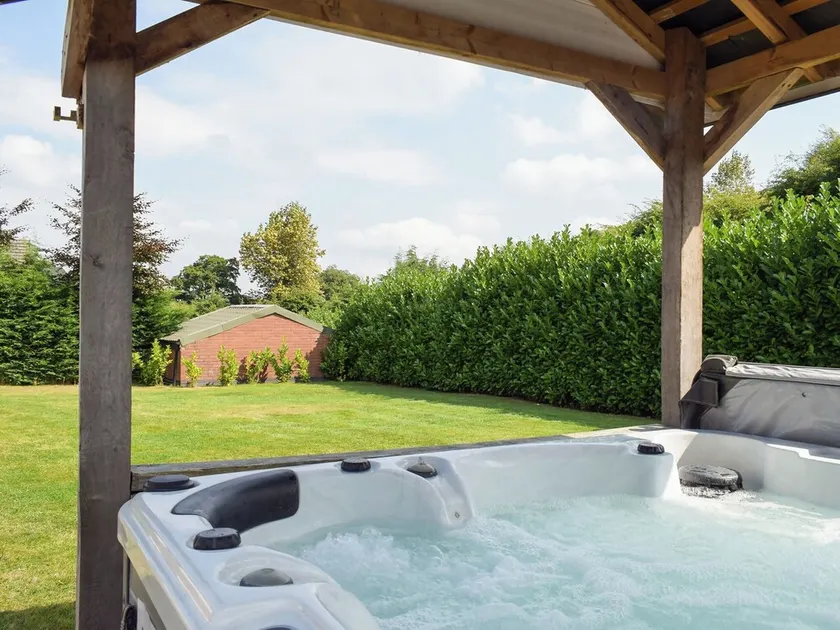 2 bedroom accommodation in Heyope, near Knighton - Image 1
