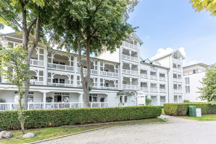 Aparthotel Binz apartment 8 with Baltic Sea view, balcony - Apartment 8 - Image 1