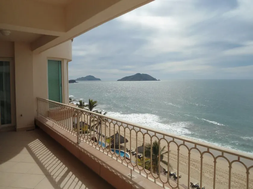 Magnifique condo de plage à Mazatlan - Image 1