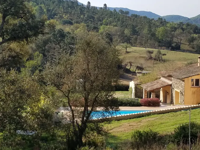 Quiet in the middle of 17 ha in the Var - Image 1