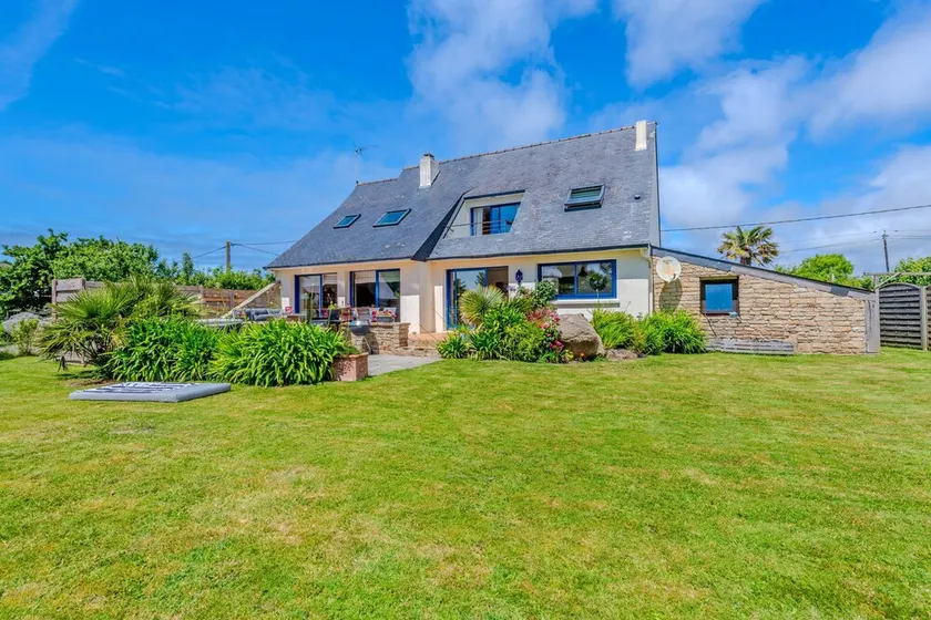 Maison de vacances 'Maison Avec Spa À 700m De La Plage' avec terrasse privée, jardin privé et Wi-Fi - Image 1