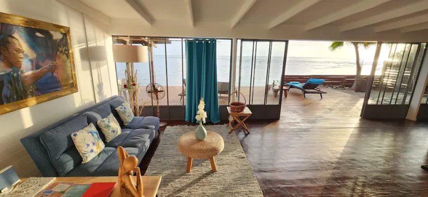 Moderne villa med pool ved havet på øen Moorea - Image 1