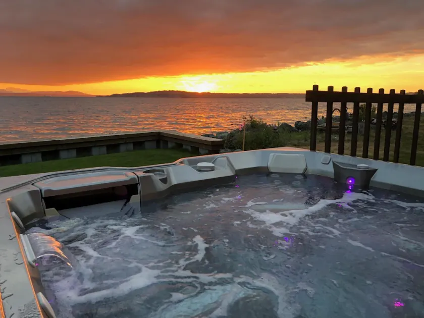 Südlage, Strandhaus 20 Meter vom Wasser entfernt! Kajaks und ein brandneuer Whirlpool - Image 1