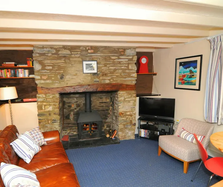 2 Castle Hall Llangrannog - Image 1