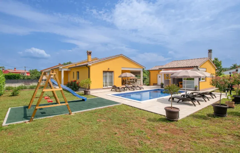 3 Bedroom Stunning Home In Labin - Image 1