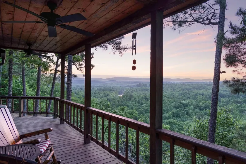 Romantic Couples Cabin! Enjoy breathtaking sunrise views and quiet seclusion. - Image 1