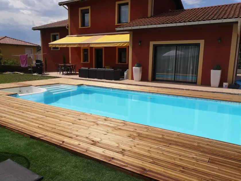 VILLA 8 PERSONS WITH SWIMMING POOL 15 min from LYON - Image 1