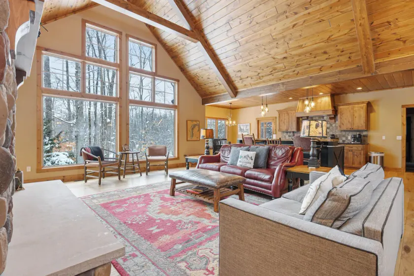 Mountain Pass Lodge, Ski In/Ski Out, Sleeps 18, Hot Tub - Image 1