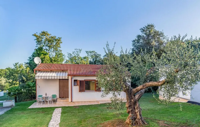 Two-Bedroom Holiday Home In Banjole - Image 1