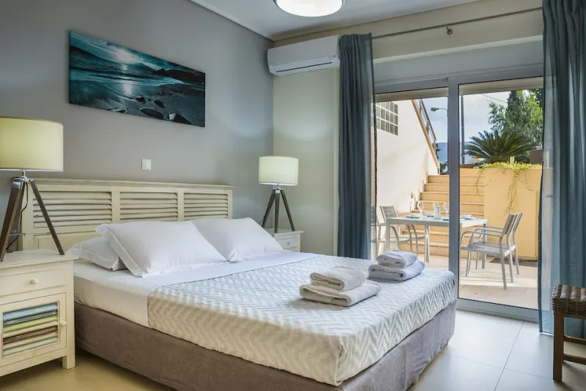 Apartment Lilly, apartment with communal pool, 10 meters from sea - Image 1