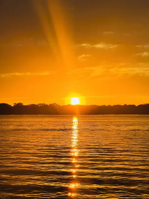 Stunning Lake House with Sunset views! - Image 1