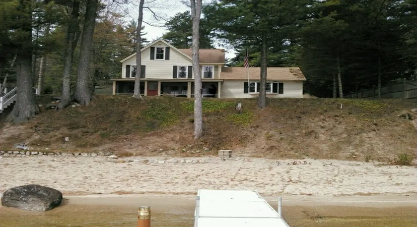 Wunderschönes Haus am Seeufer am Sebago-See, 30 m vom Sandstrand entfernt - Image 1