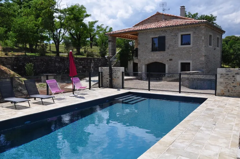 South Ardèche Cottage 4 * for 12 people on independent plot of 20 000m² - Image 1