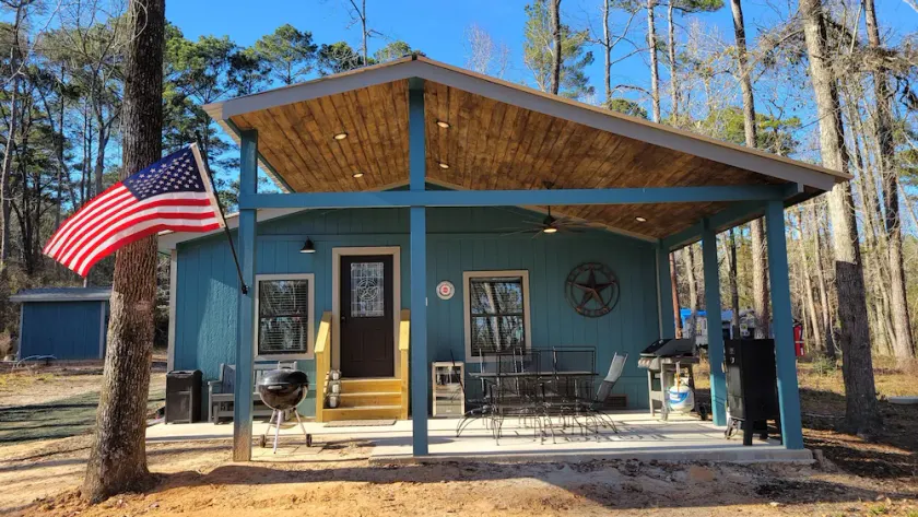 Cabin on a Secluded Cove -- READ DESCRIPTION REGARDING SAM RAYBURN WATER LEVEL - Image 1