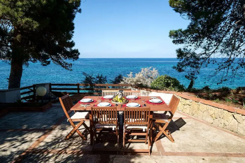 Villa exclusive avec accès privé à la mer - Image 1
