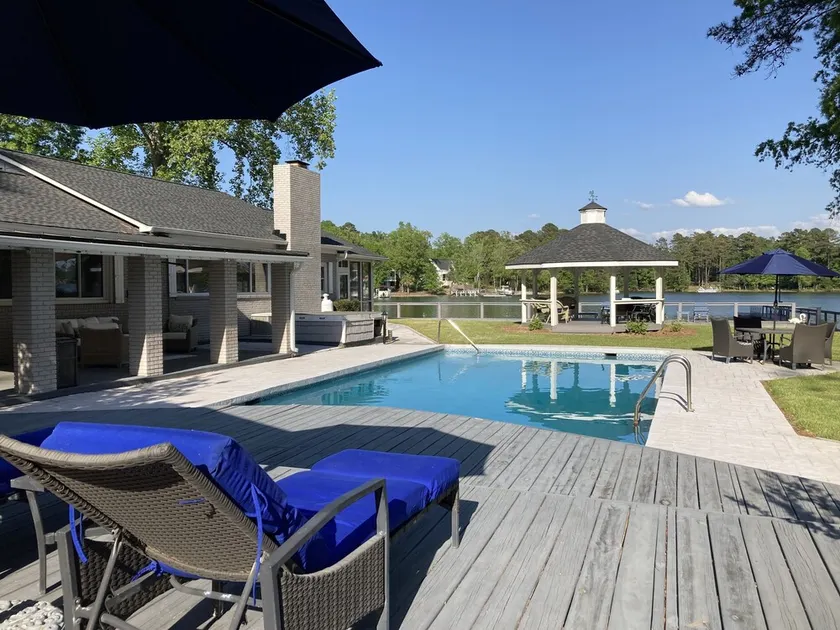 Paradise on Lake Murray - Image 1
