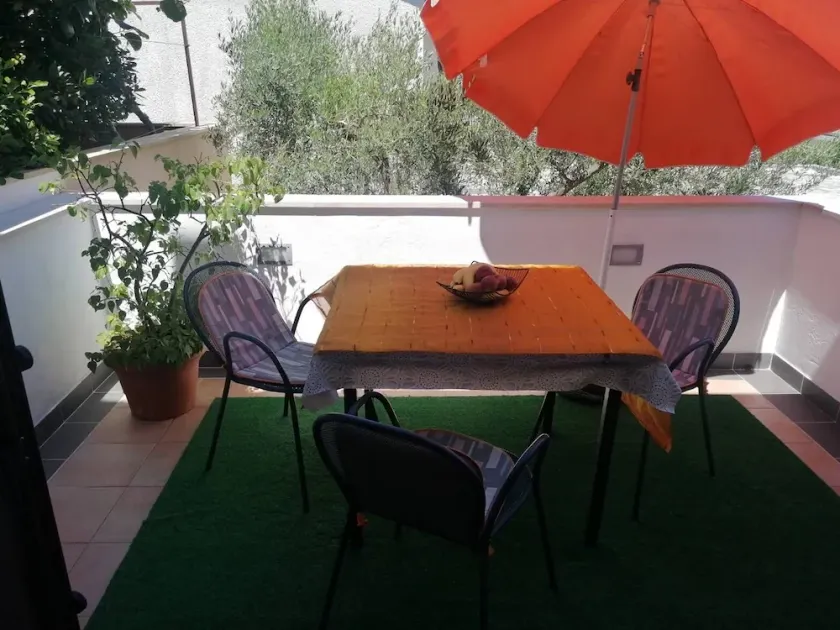 1-Zimmer-Ferienwohnung mit Terrasse Dajla, Novigrad (A-6935-a) - Image 1
