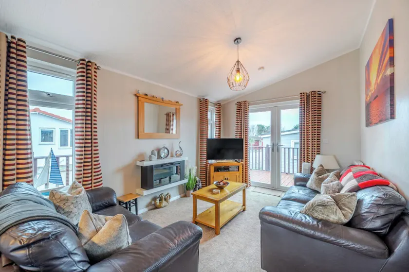 2 Bed Cabin - Sleeps 4 - Pets - 5 min to Beach - Image 1