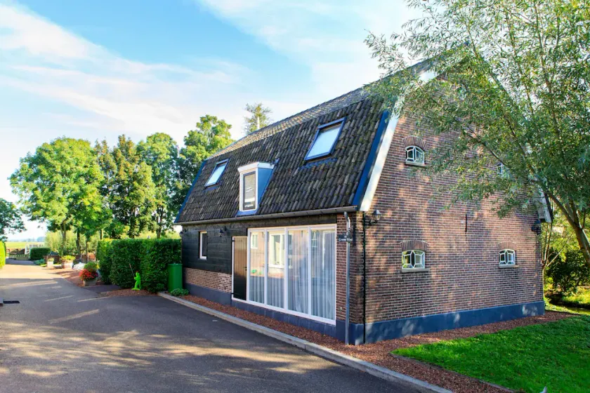 Beautiful vacation home in the middle of the Netherlands. On departure on Sunday check out 5 p.m. - Image 1