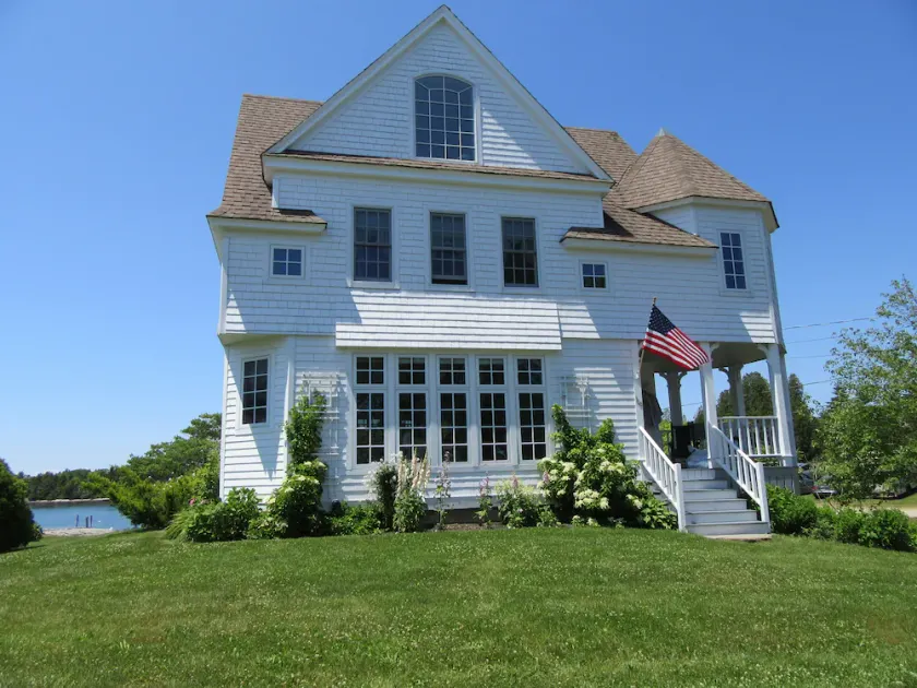 SALT WATER MAINE COTTAGE WITH DOCK - MINUTES TO BOTANICAL GARDENS - Image 1