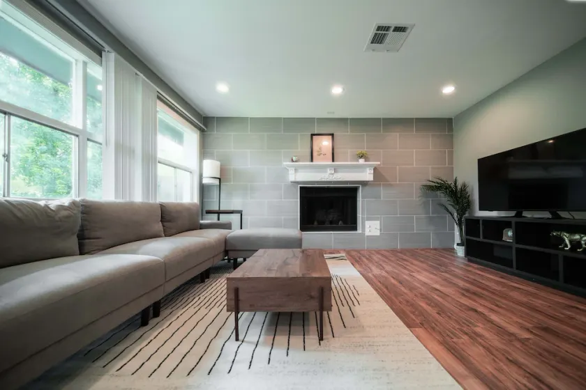 Gorgeous, Cozy, Cheerful 4 Bedroom home in Houston - Image 1