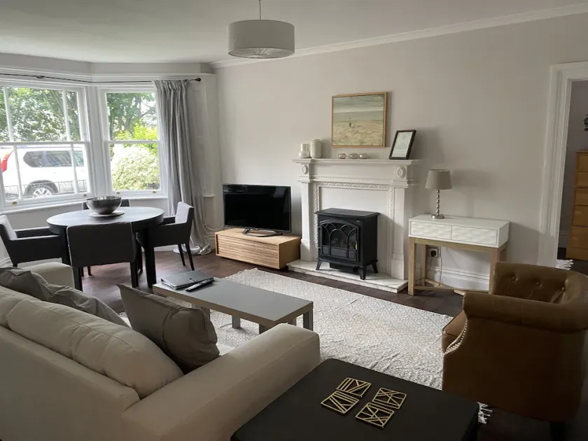 Hermoso apartamento en una ubicación excelente con vistas a la desembocadura del Tyne - Image 1