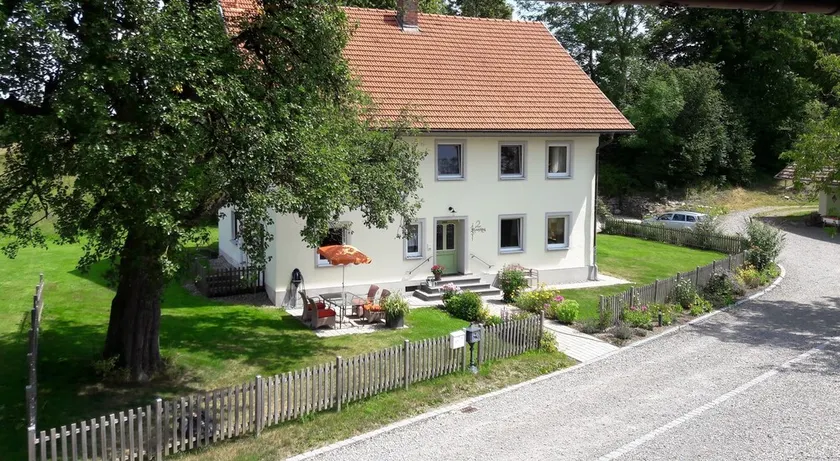 Beautiful 100 m² vacation apartment in a renovated farmhouse in the countryside - Image 1