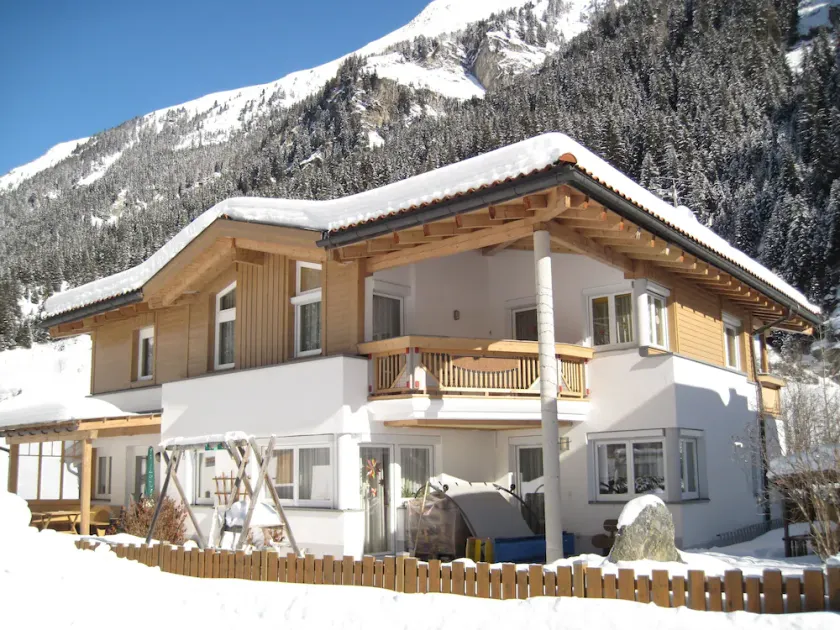 Spazioso appartamento, 74m2, attrezzatura top in stile tirolese, 2 camere da letto - Image 1