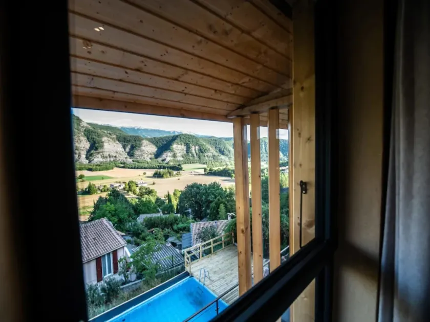 Mountain-view eco-friendly cottage - Image 1