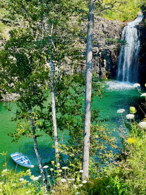 Private Coastal Waterfall Escape, for Couples- Tides, Sauna, 55'  Ocean Falls - Image 1