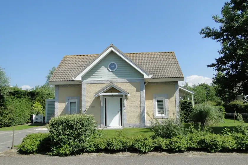 Maison de vacances indépendante de luxe pour 10 personnes avec grand jardin privé près de la mer - Image 1