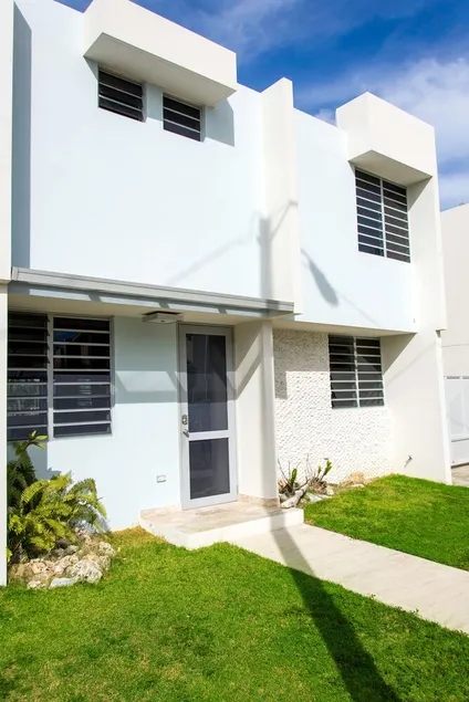 Private pool, Oceanview, Centrally located! - Image 1