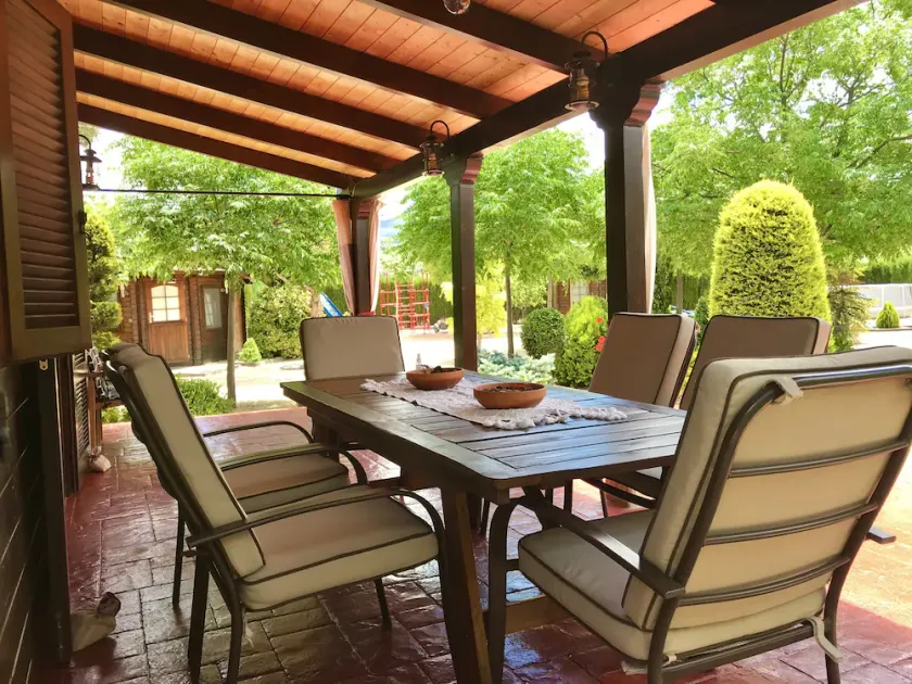 Self catering Cabaña de madera El Salse for 8 people - Image 1